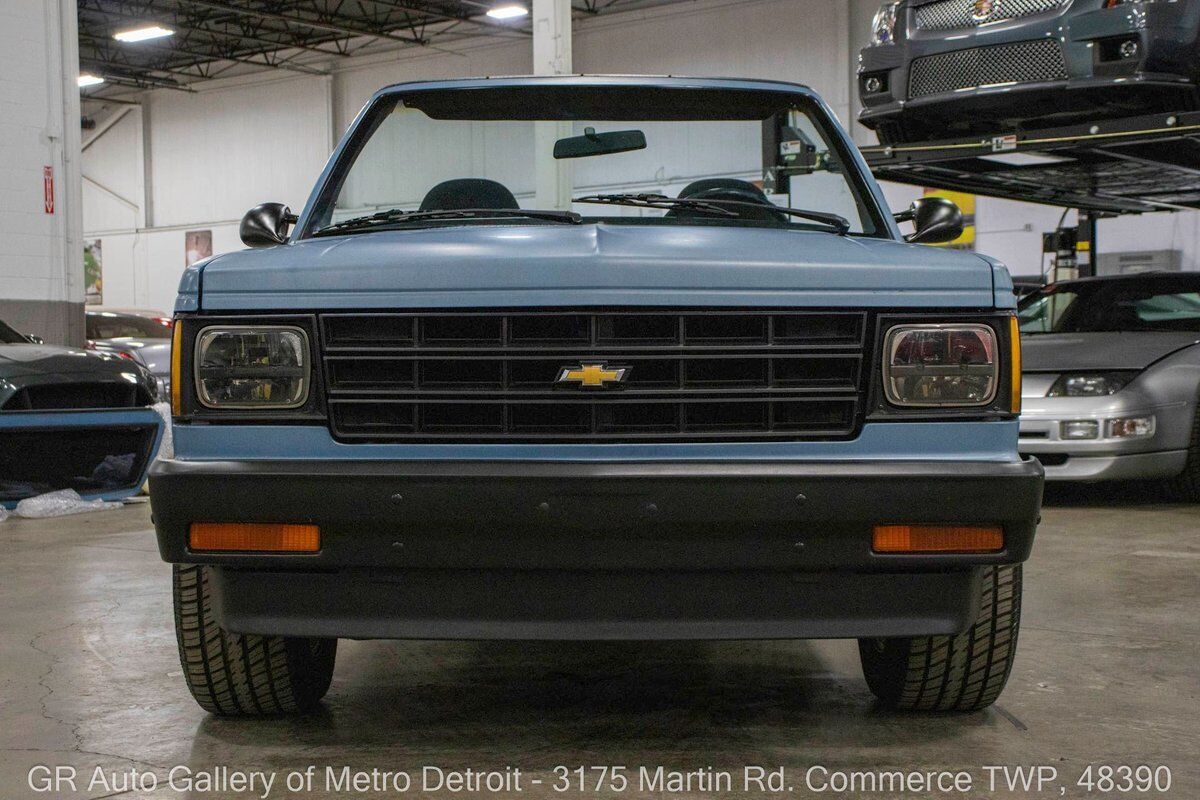 Chevrolet-S-10-1984-Blue-Black-137898-11