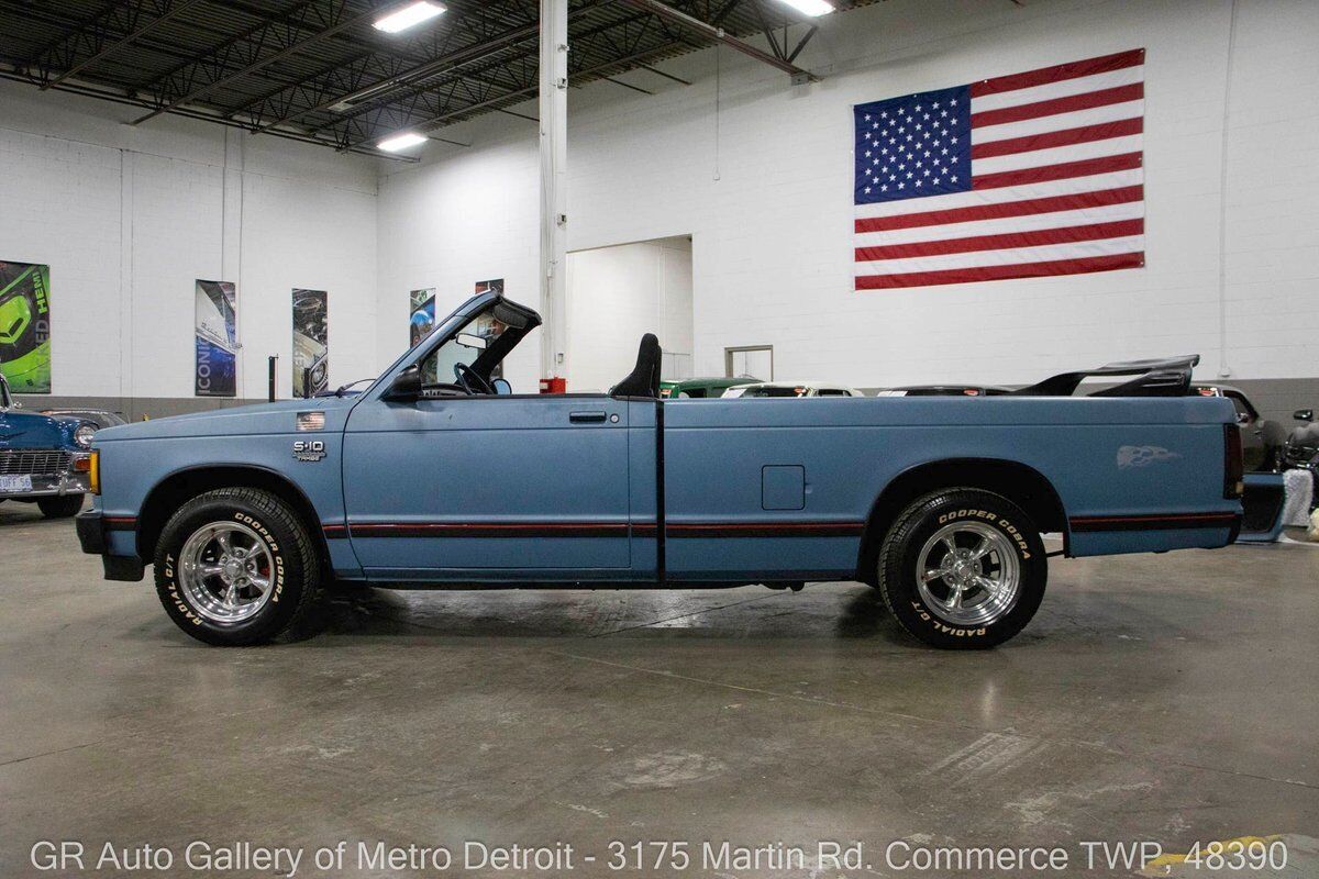 Chevrolet-S-10-1984-Blue-Black-137898-2