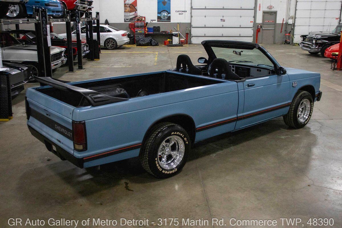 Chevrolet-S-10-1984-Blue-Black-137898-6