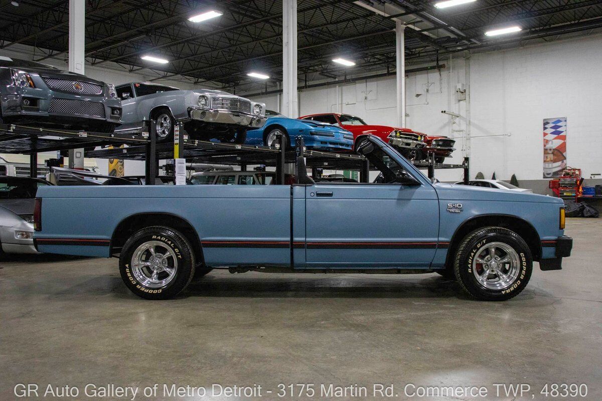 Chevrolet-S-10-1984-Blue-Black-137898-7