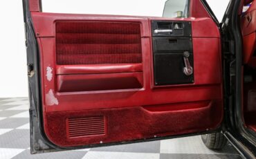 Chevrolet-S-10-Pickup-1982-Black-Red-221629-11