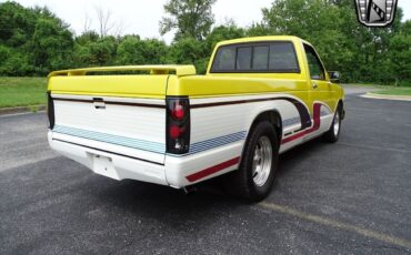 Chevrolet-S-10-Pickup-1982-Yellow-Black-28360-6