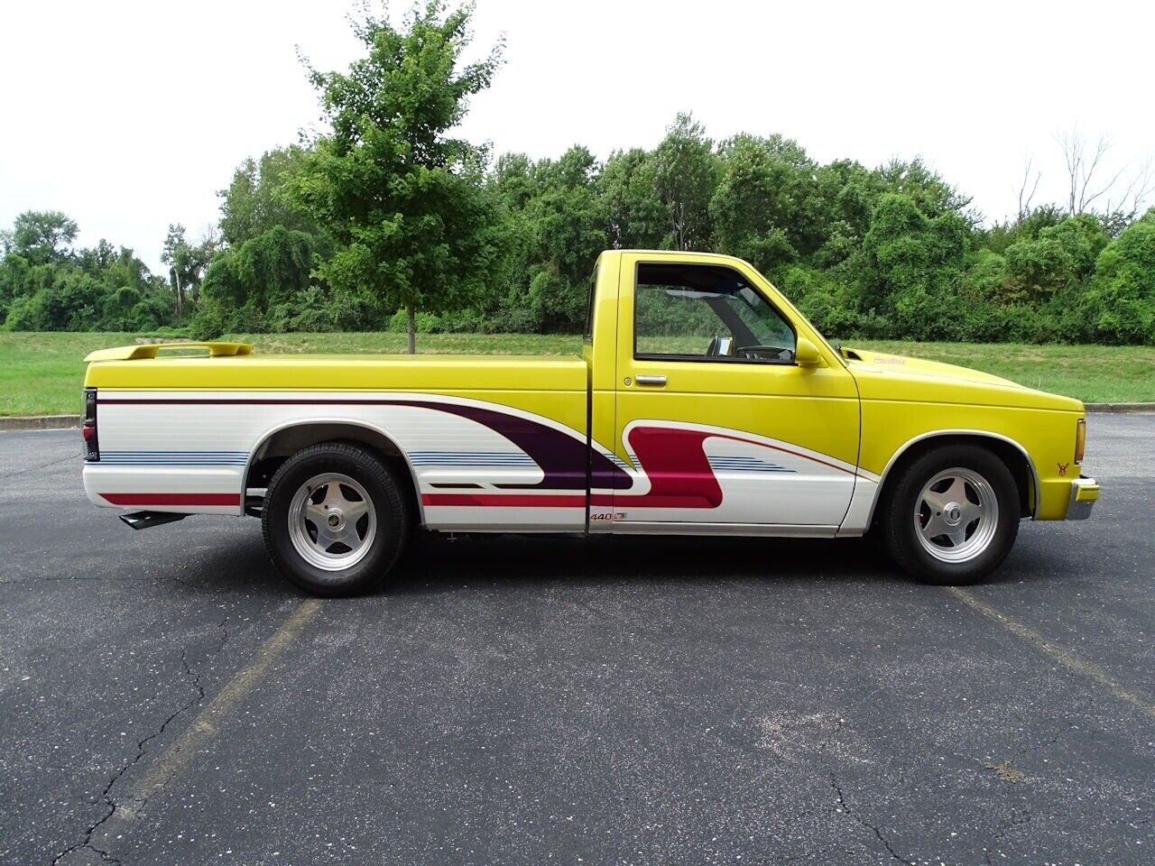 Chevrolet-S-10-Pickup-1982-Yellow-Black-28360-7