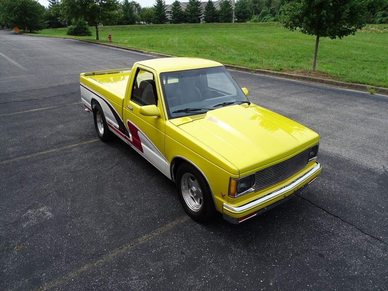 Chevrolet-S-10-Pickup-1982-Yellow-Black-28360-8