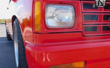 Chevrolet-S-10-Pickup-1986-Red-Burgundy-112558-10