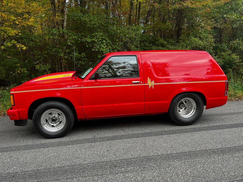 Chevrolet-S10-blazer-1988-red-198683-2