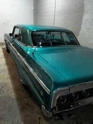 Chevrolet-SS-Coupe-1964-Teal-Black-128748-3