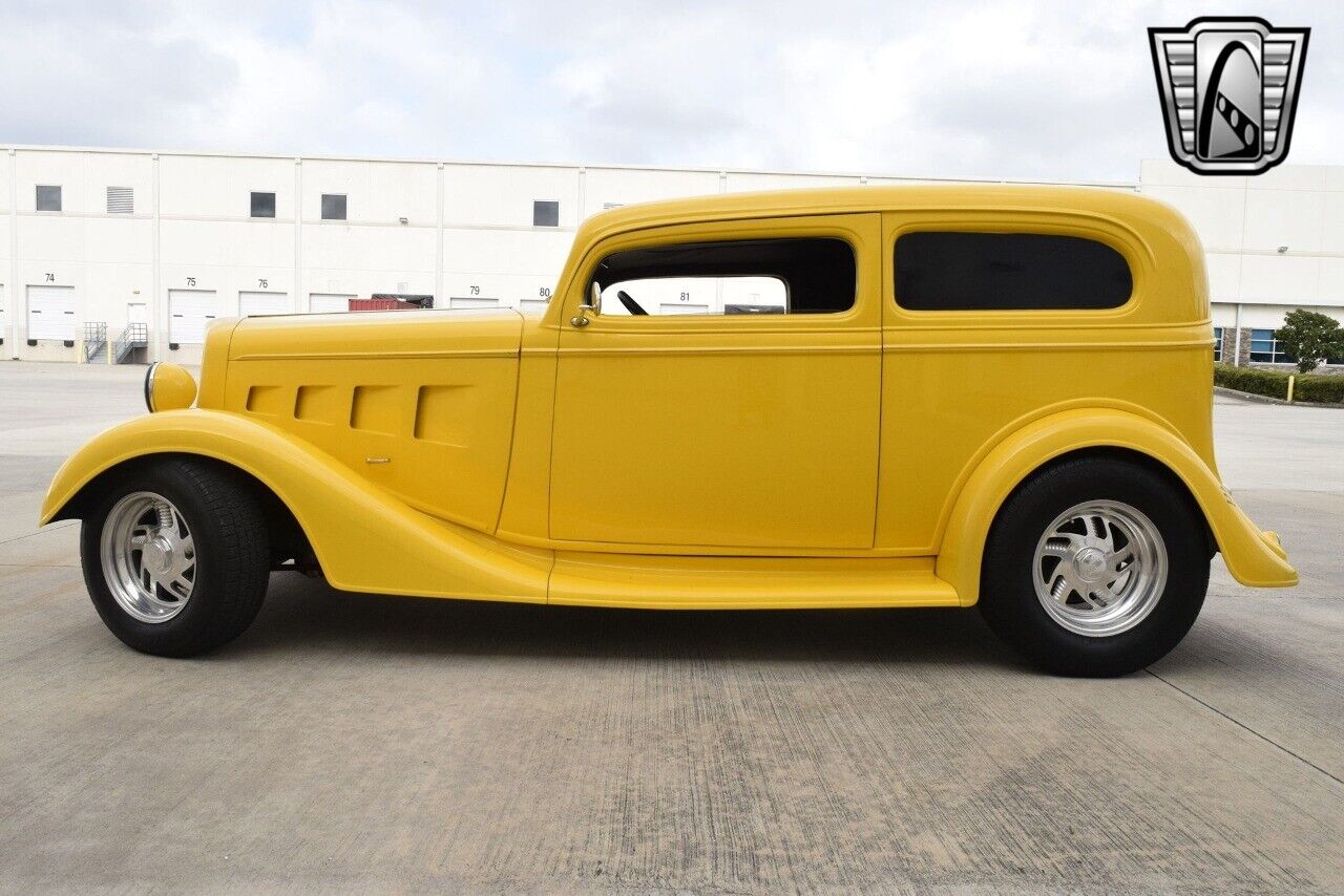 Chevrolet-Sedan-Delivery-Coupe-1934-Yellow-Gray-51061-33