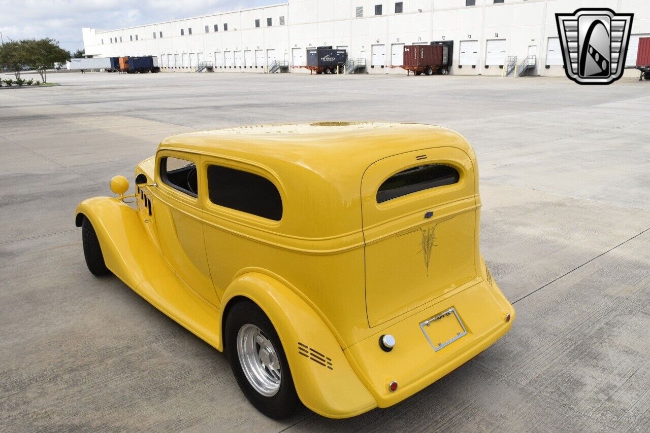 Chevrolet-Sedan-Delivery-Coupe-1934-Yellow-Gray-51061-34