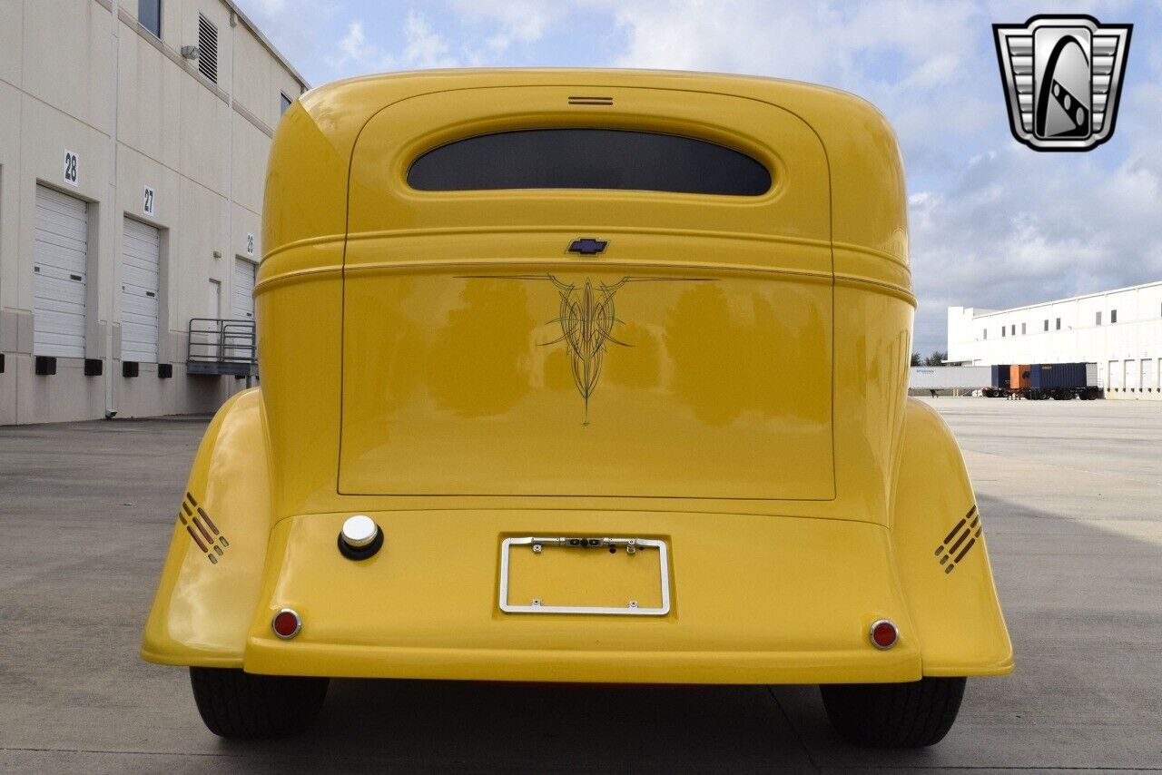 Chevrolet-Sedan-Delivery-Coupe-1934-Yellow-Gray-51061-38