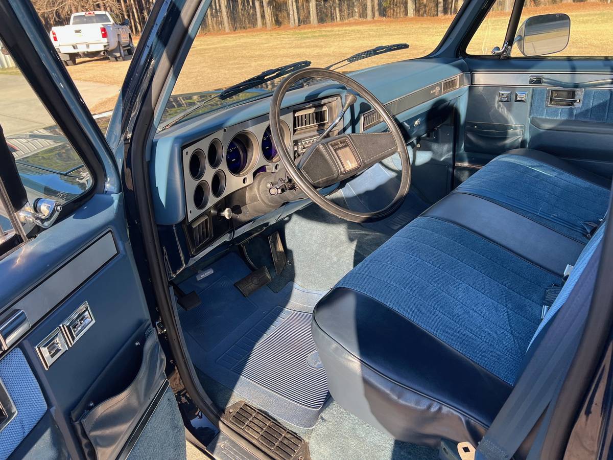 Chevrolet-Silverado-1500-1985-blue-160932-4