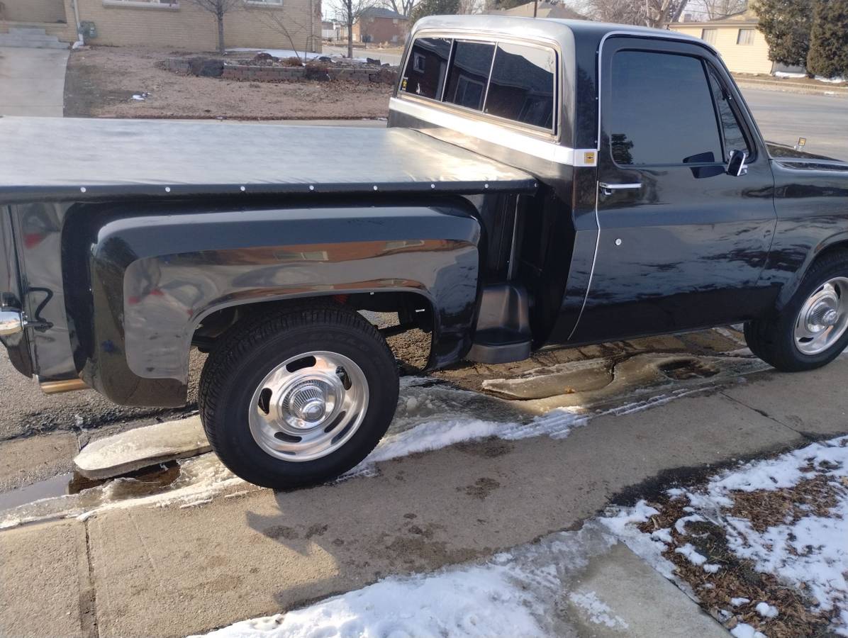 Chevrolet-Silverado-1500-1987-black-79904-2