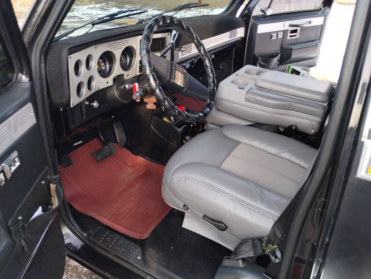 Chevrolet-Silverado-1500-1987-black-79904-6