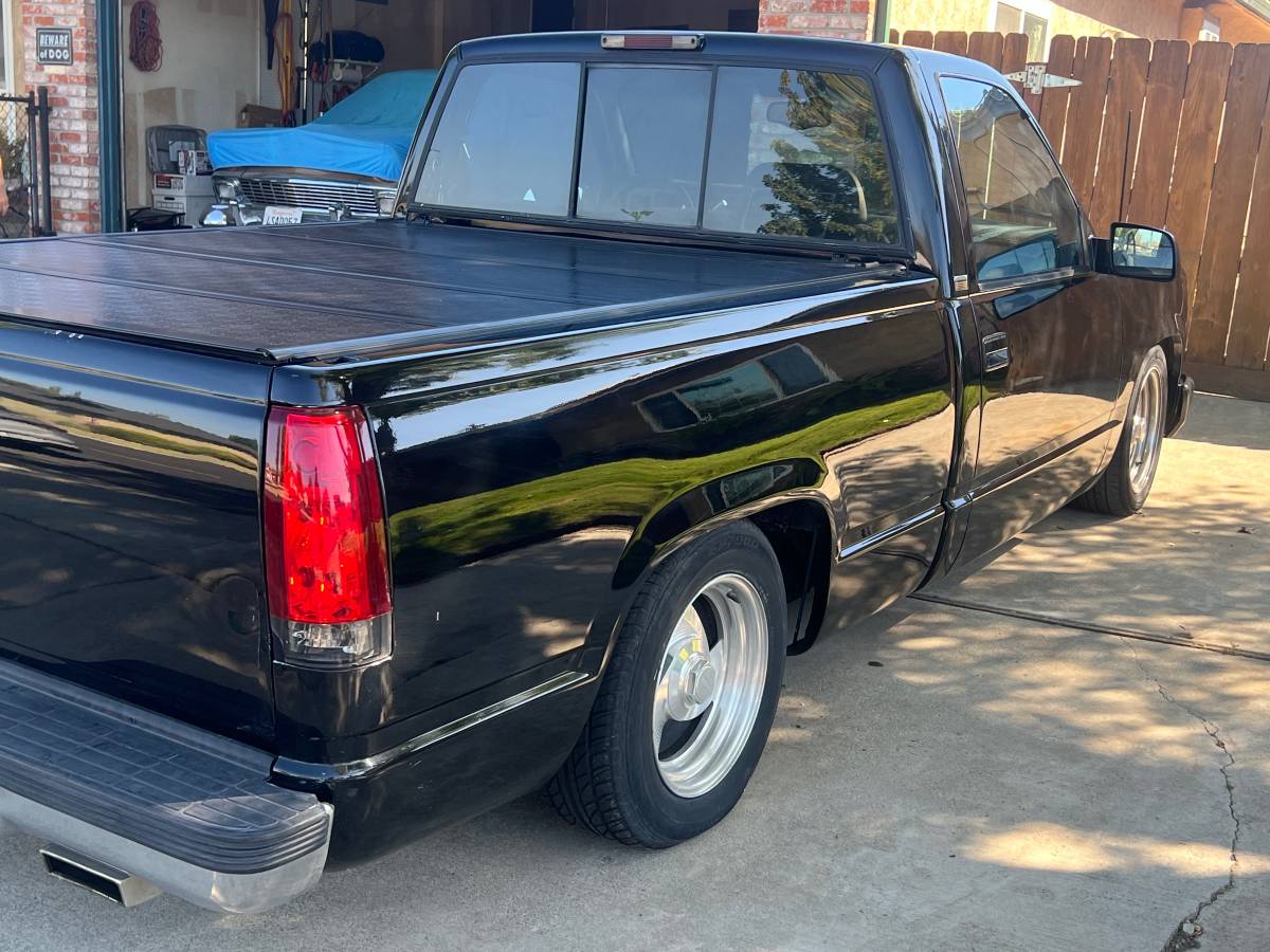 Chevrolet-Silverado-1500-1990-black-434522-2