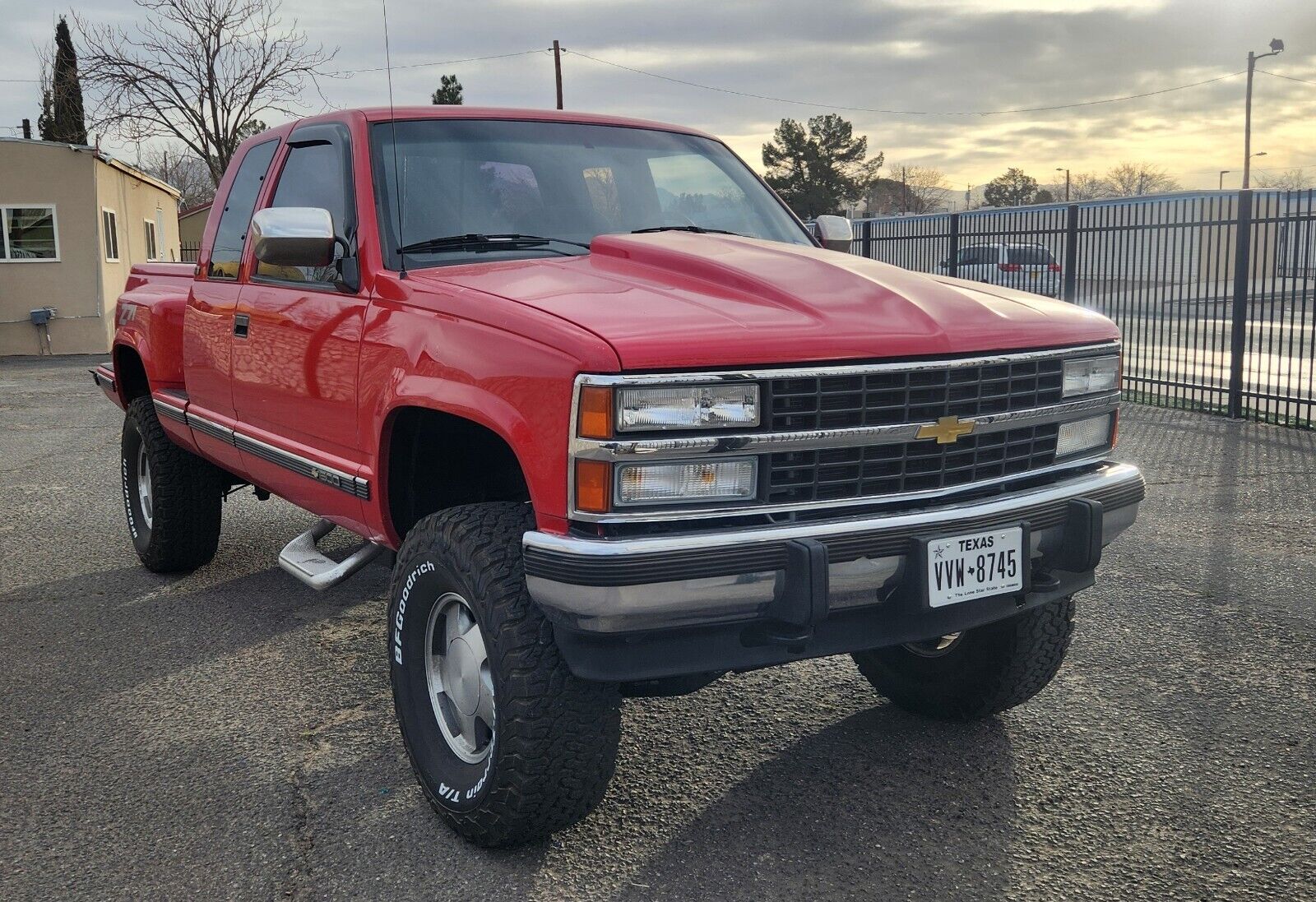 Chevrolet-Silverado-1500-1992-Red-Gray-215594-25