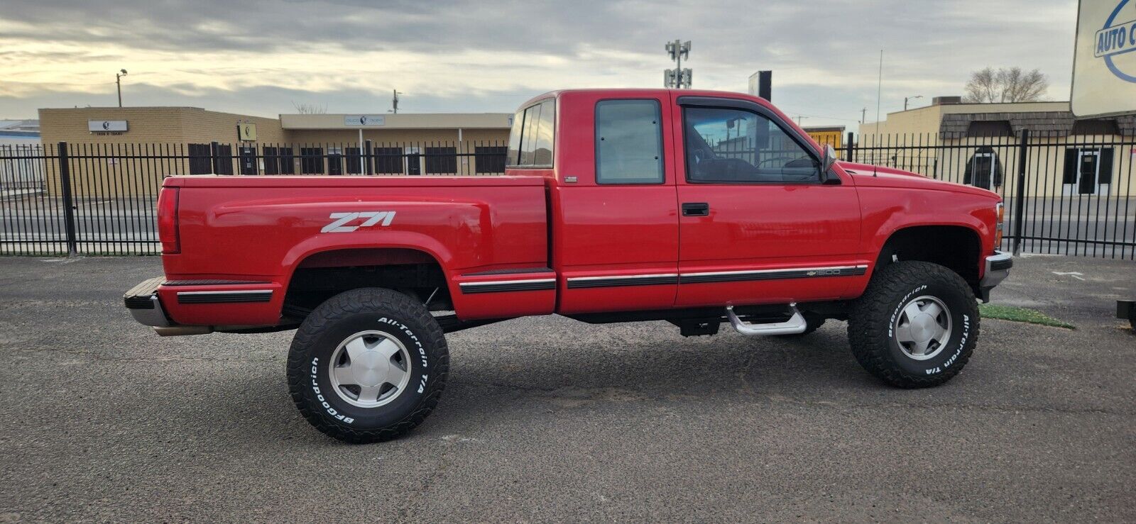 Chevrolet-Silverado-1500-1992-Red-Gray-215594-7