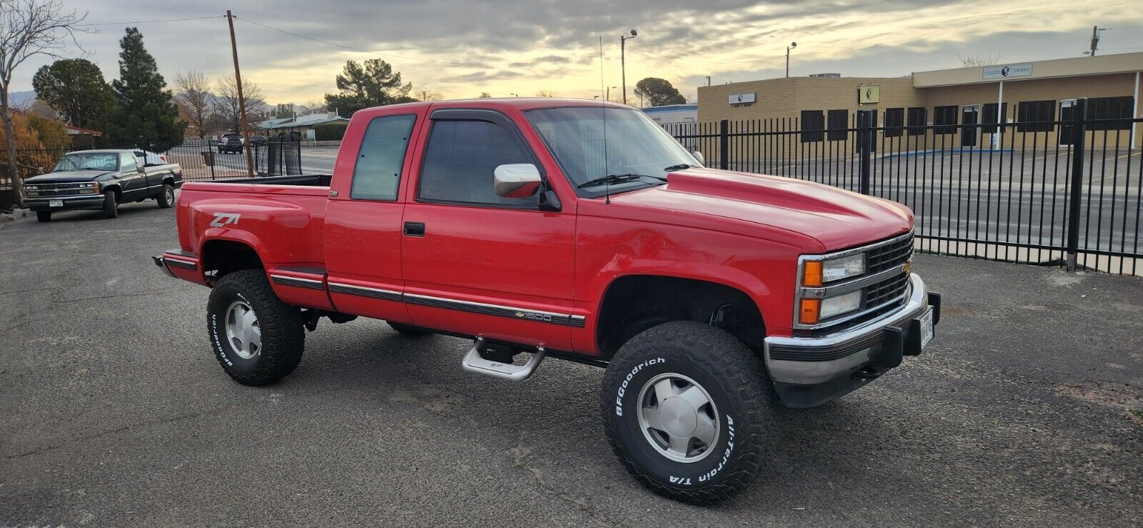 Chevrolet-Silverado-1500-1992-Red-Gray-215594-8