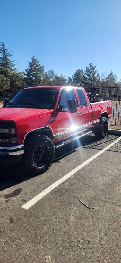 Chevrolet-Silverado-1500-1995-red-230787-2