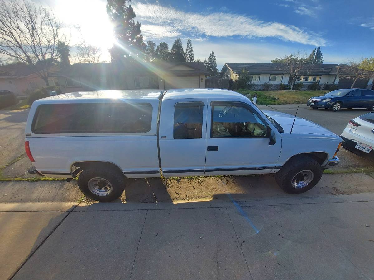 Chevrolet-Silverado-1500-4x4-1994-white-450615-5