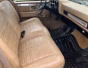 Chevrolet-Silverado-1500-Pickup-1986-Black-Tan-217261-8