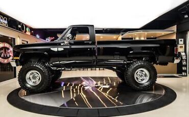 Chevrolet-Silverado-1500-Pickup-1987-Black-Black-20577-18