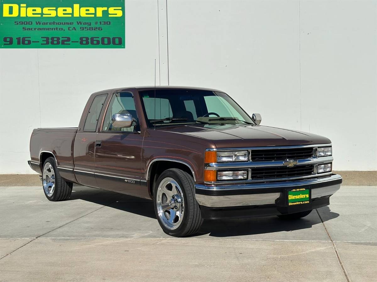 Chevrolet-Silverado-1500-extra-cab-short-bed-5.7l-v8-lowered-1994-brown-180246-5