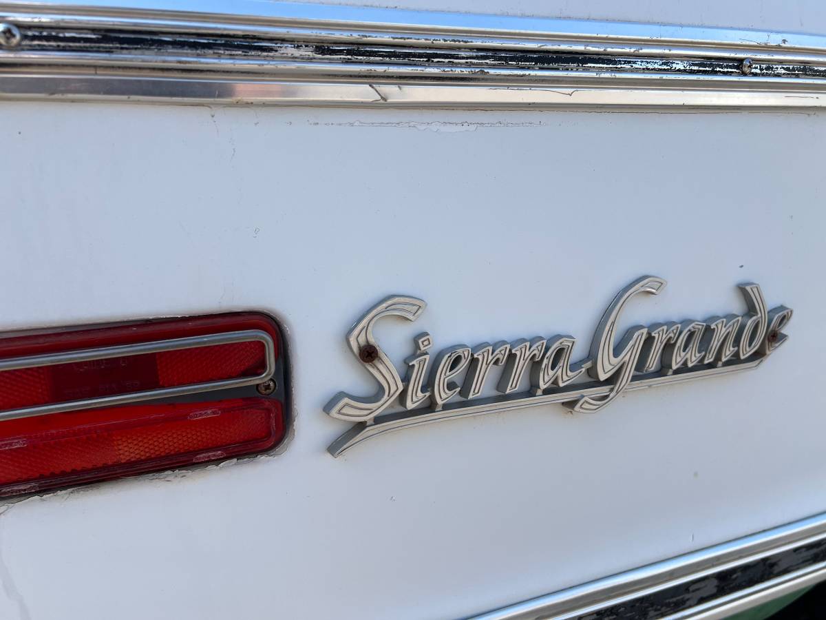 Chevrolet-Silverado-1972-white-111044-14