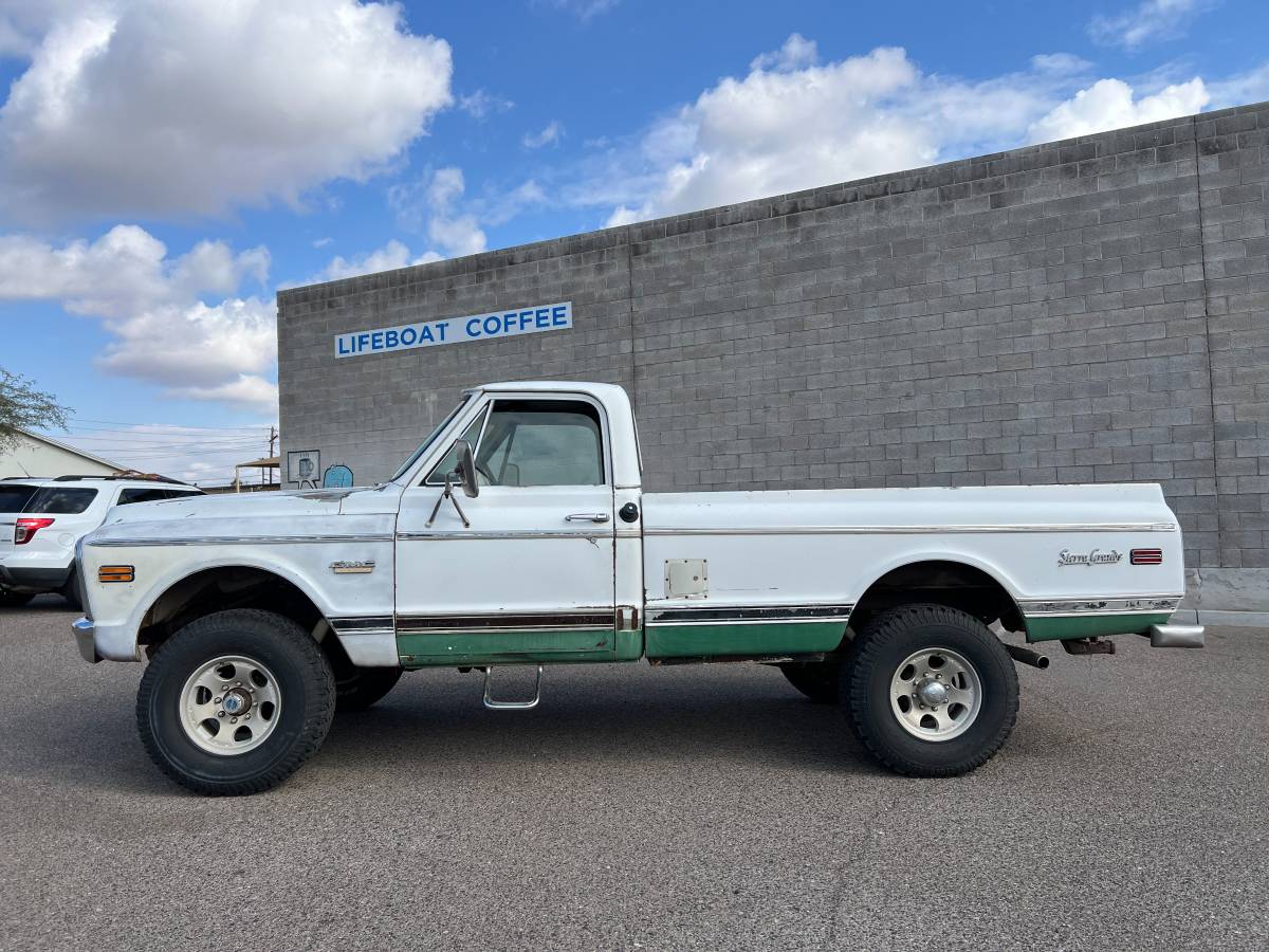 Chevrolet-Silverado-1972-white-111044-2