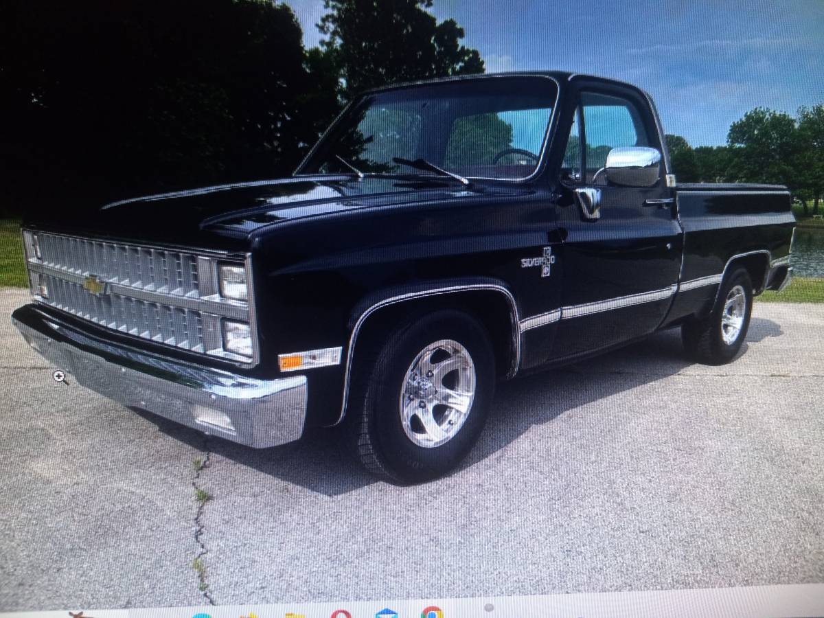 Chevrolet-Silverado-1982-black-3058