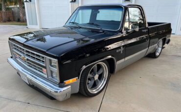 Chevrolet-Silverado-1984-black-73616