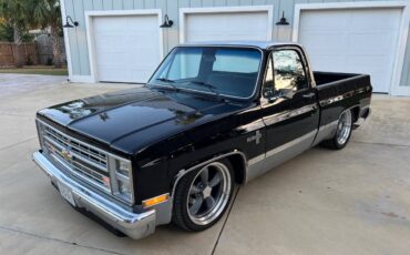 Chevrolet-Silverado-1984-black-73616-6