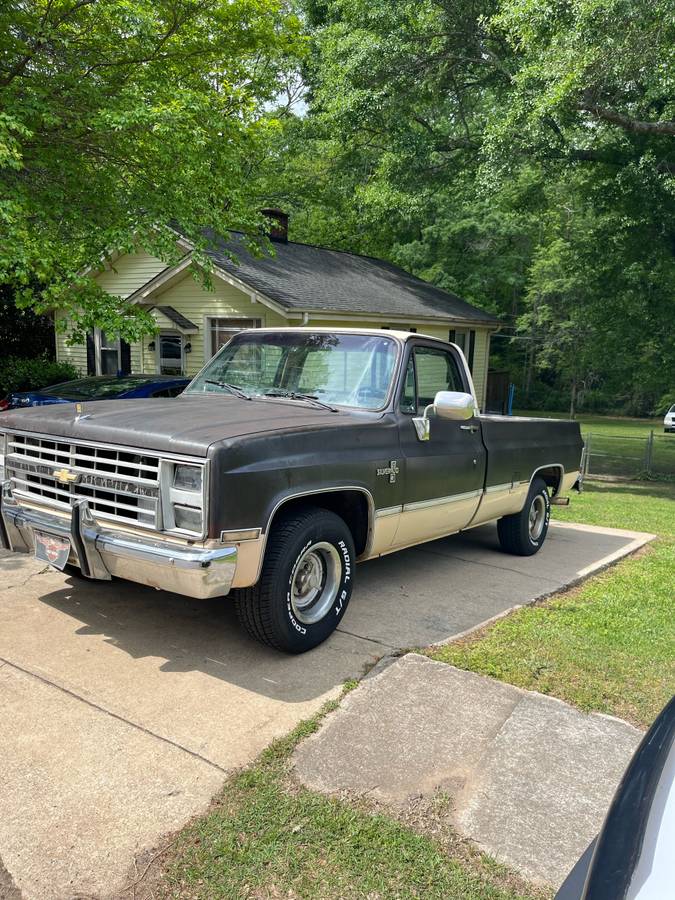 Chevrolet-Silverado-1985-275197-2