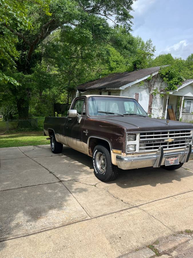 Chevrolet-Silverado-1985-275197-3