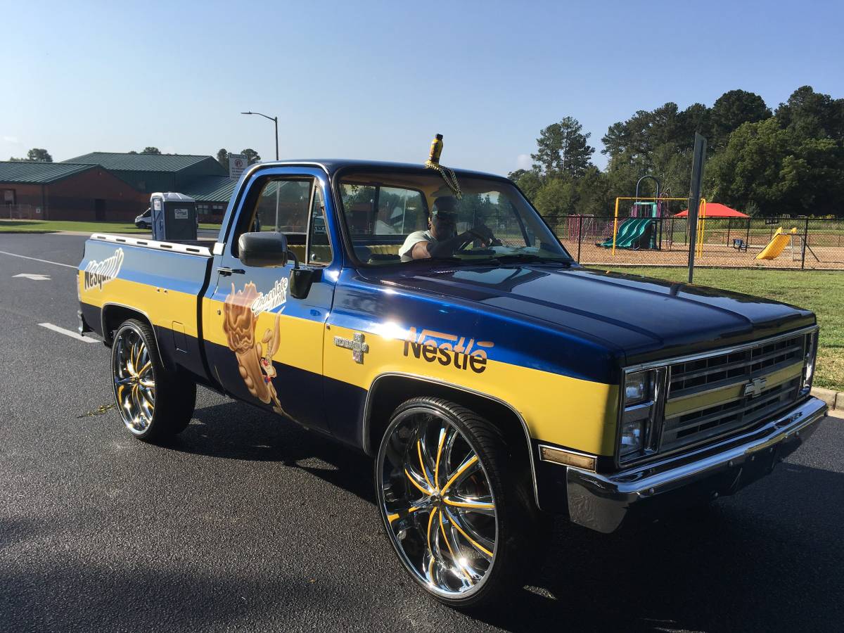 Chevrolet-Silverado-1986-custom-109435-3