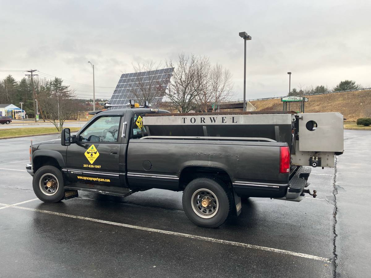 Chevrolet-Silverado-1988-black-265541-17