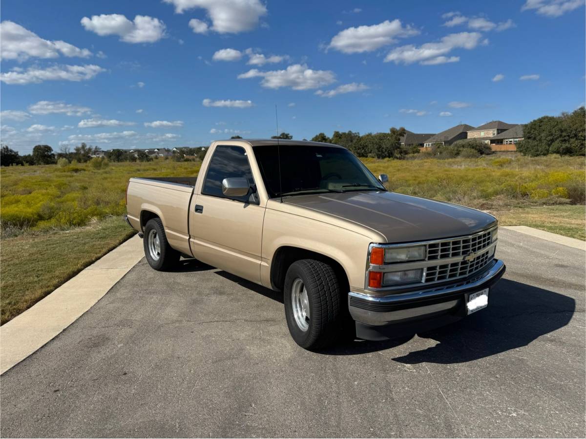 Chevrolet-Silverado-1990-yellow-453554