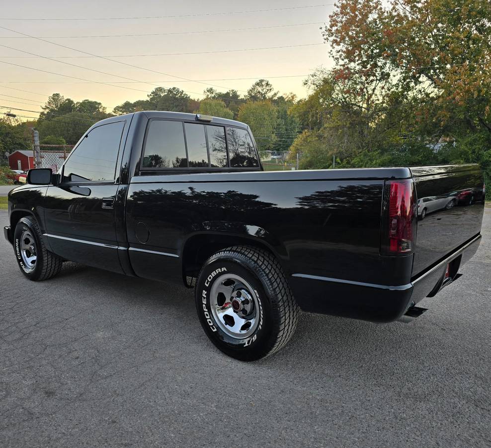 Chevrolet-Silverado-1991-black-157715-2