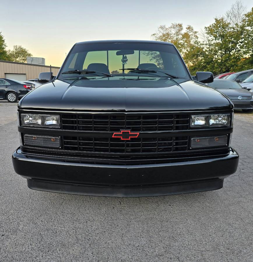 Chevrolet-Silverado-1991-black-157715-7