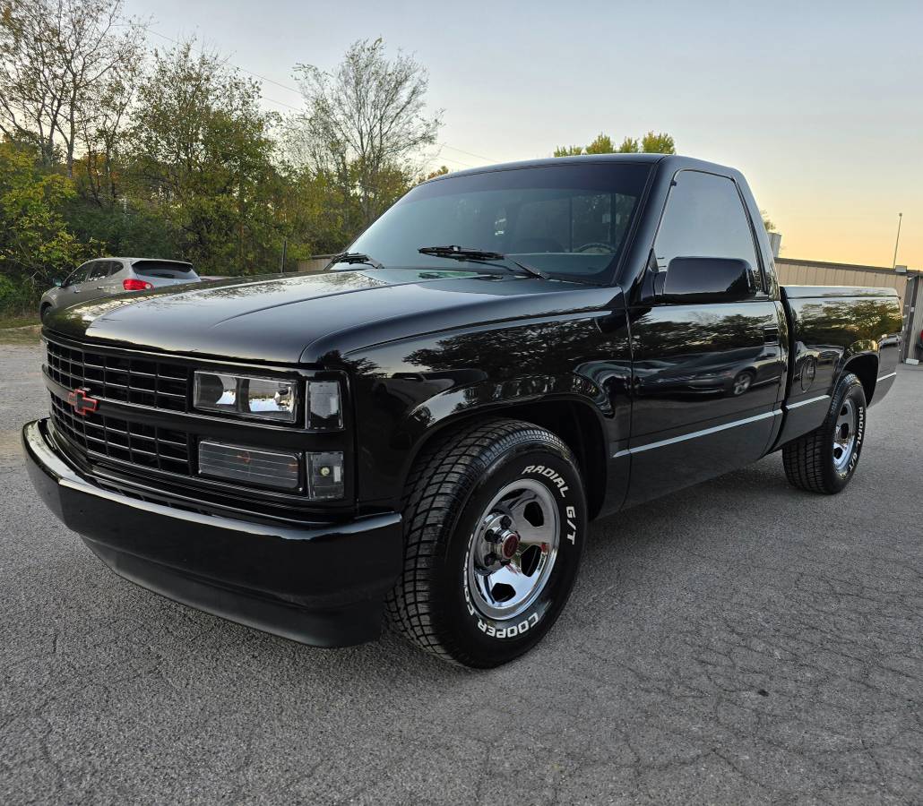 Chevrolet-Silverado-1991-black-157715-8