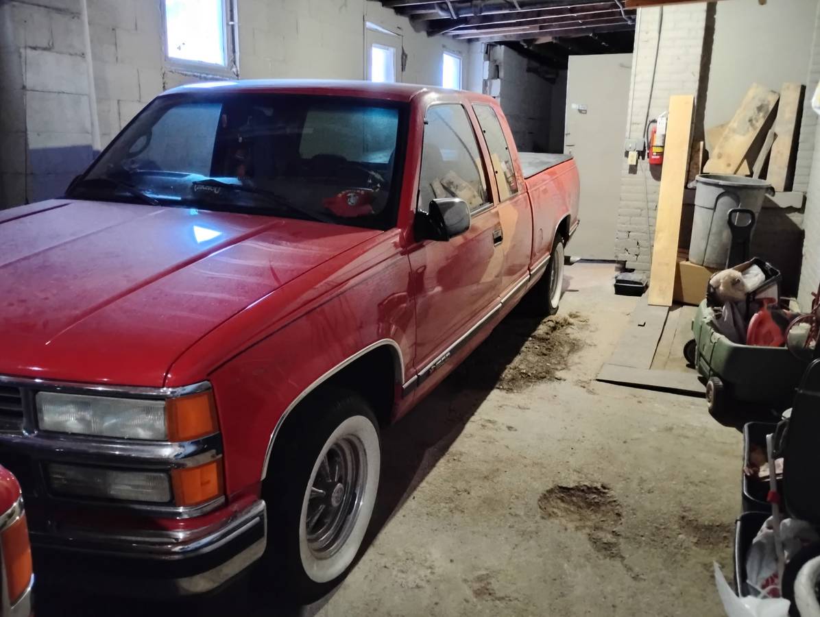 Chevrolet-Silverado-1993-red-321868-1