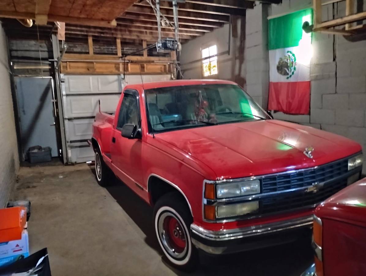 Chevrolet-Silverado-1993-red-321868-3