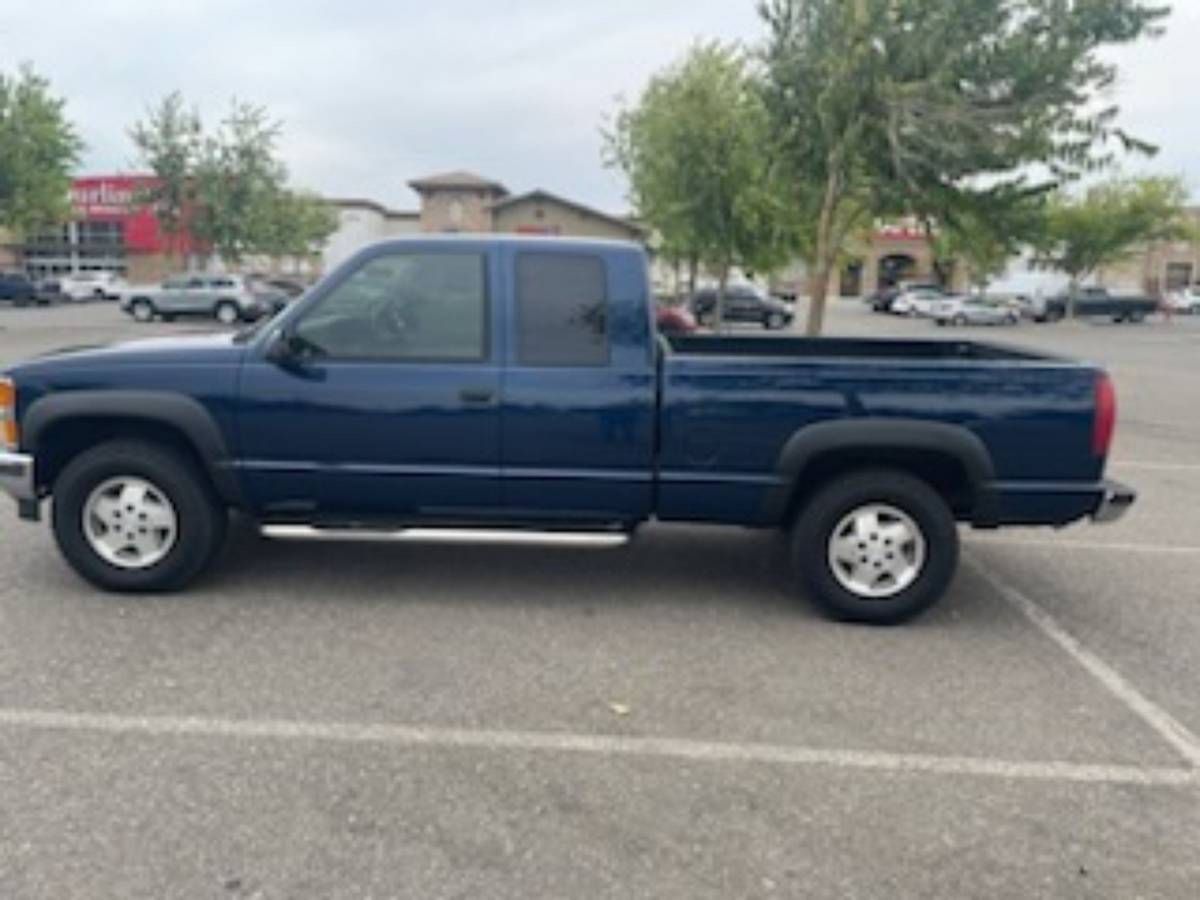 Chevrolet-Silverado-1995-blue-257494-3