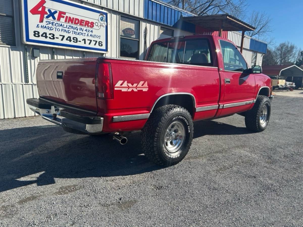 Chevrolet-Silverado-4x4-1995-red-321868-3