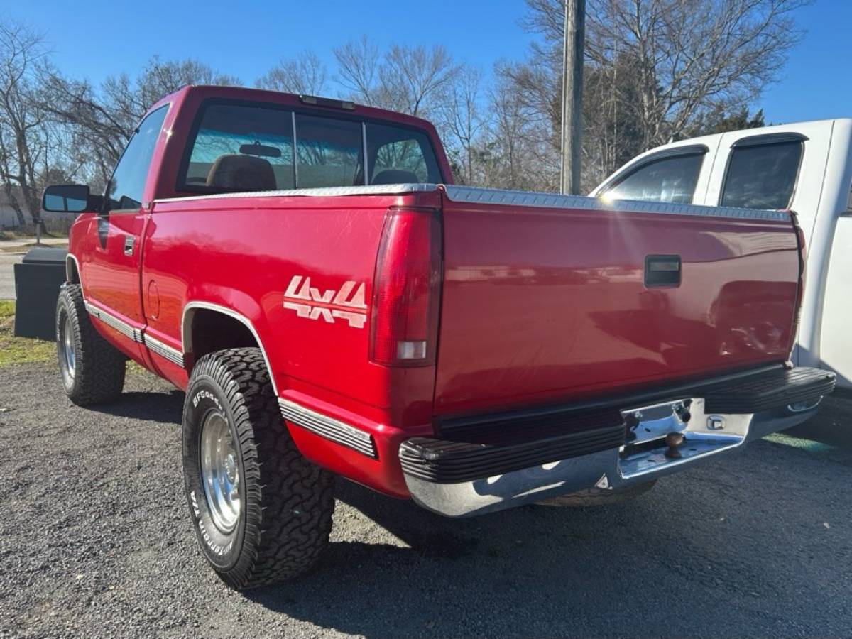 Chevrolet-Silverado-4x4-1995-red-321868-4