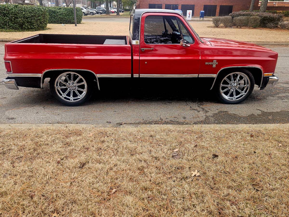 Chevrolet-Silverado-c10-1984-151474-1