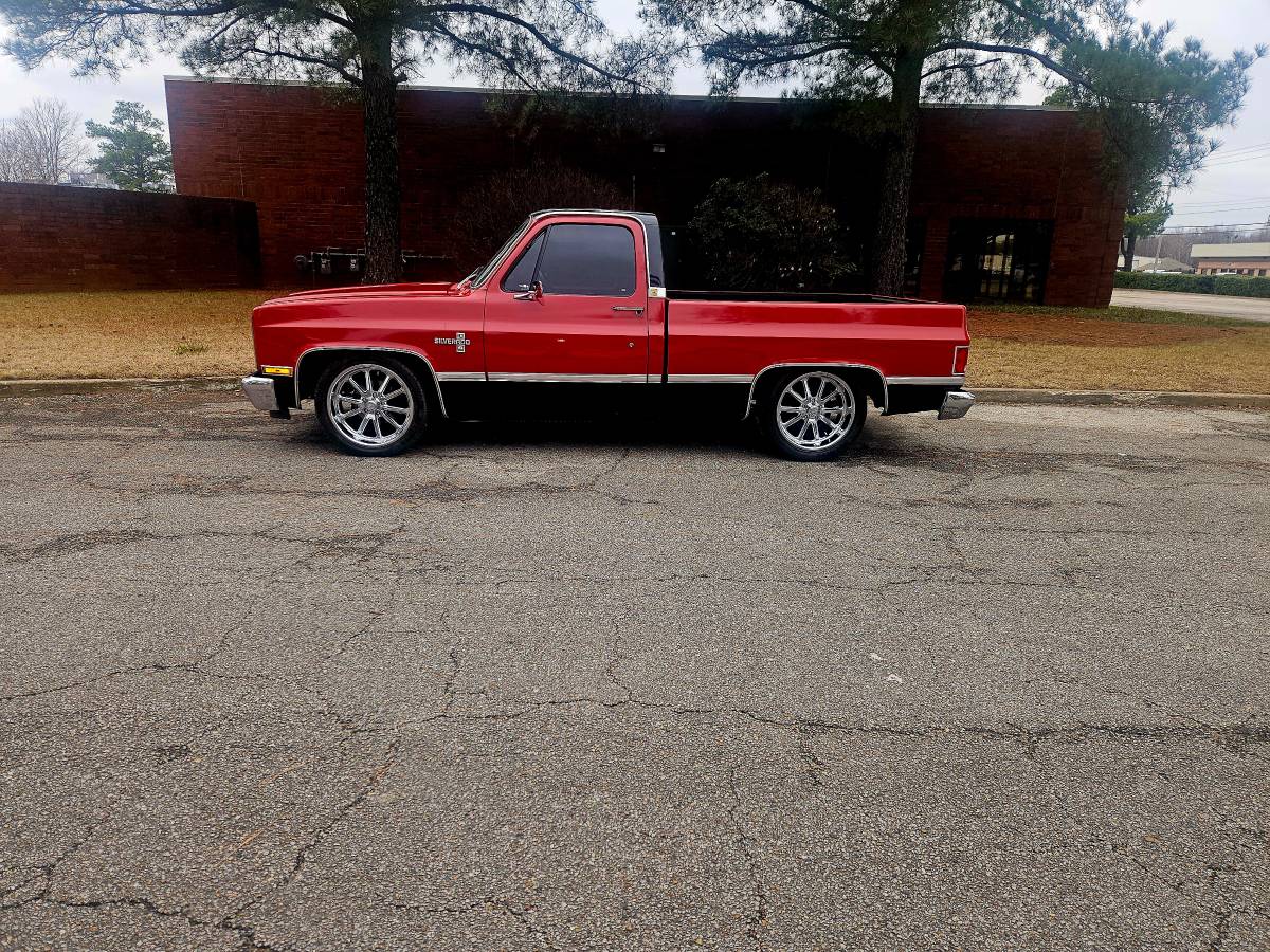 Chevrolet-Silverado-c10-1984-151474