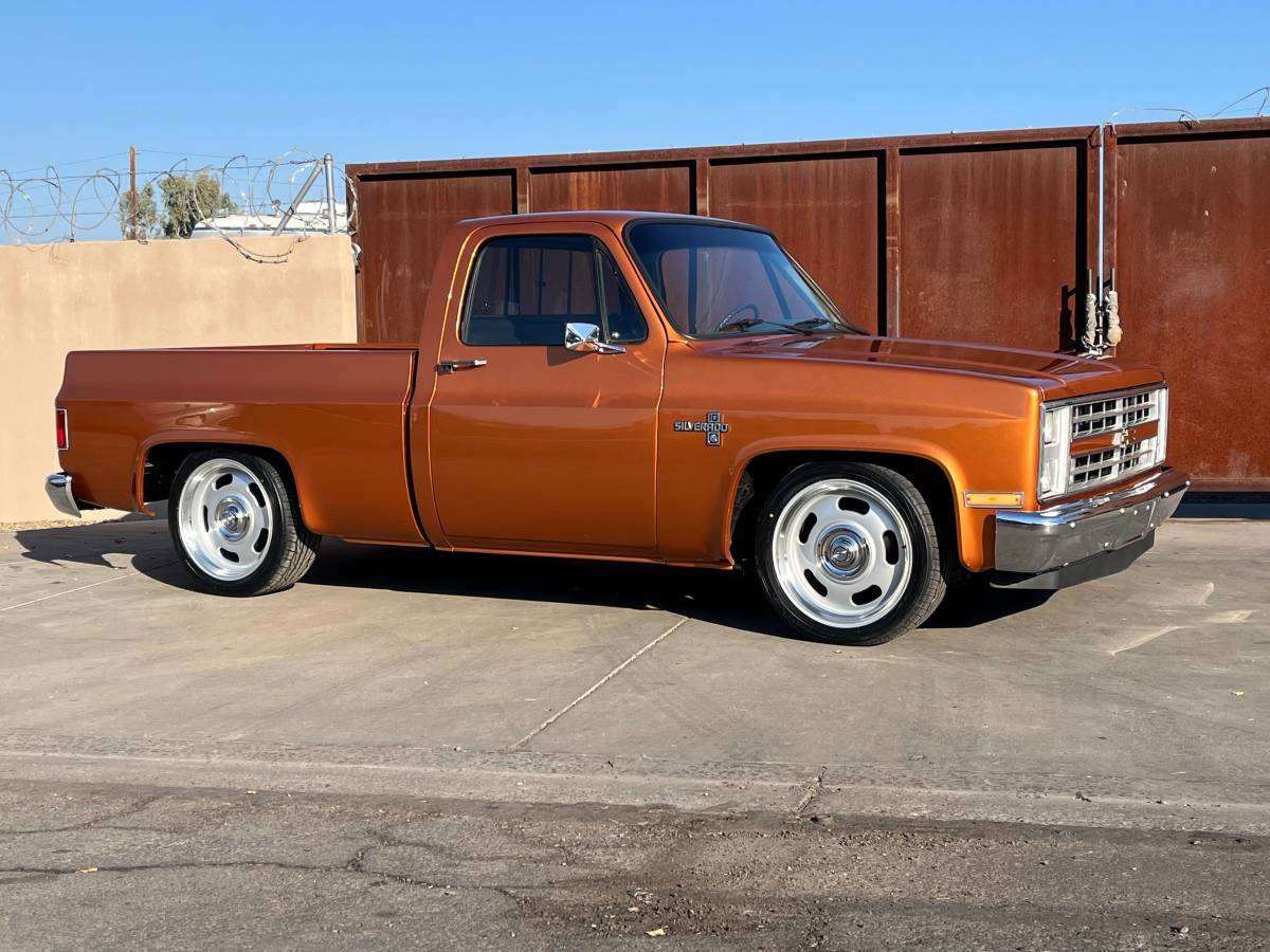 Chevrolet-Silverado-c10-1985-35763-8