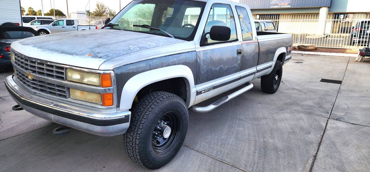 Chevrolet-Silverado-k2500-4x4-1993-silver-188294