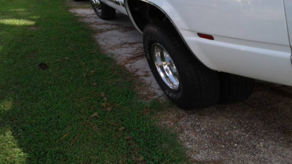 Chevrolet-Silverado-pickup-1995-white-153853-4