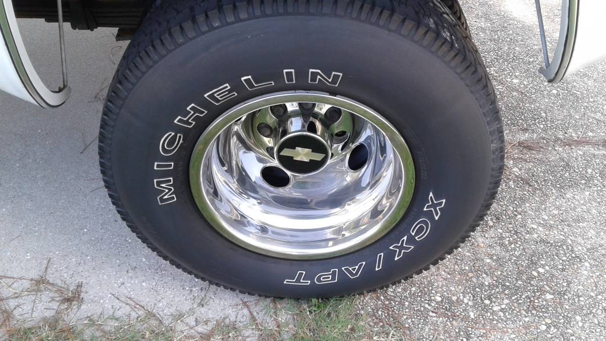 Chevrolet-Silverado-pickup-1995-white-153853-5